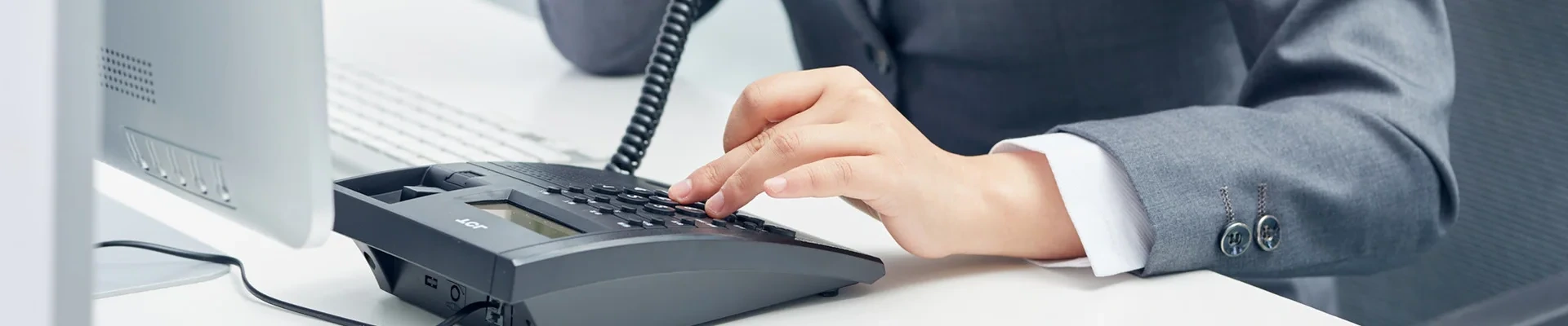 ຕິດຕໍ່ພວກເຮົາ